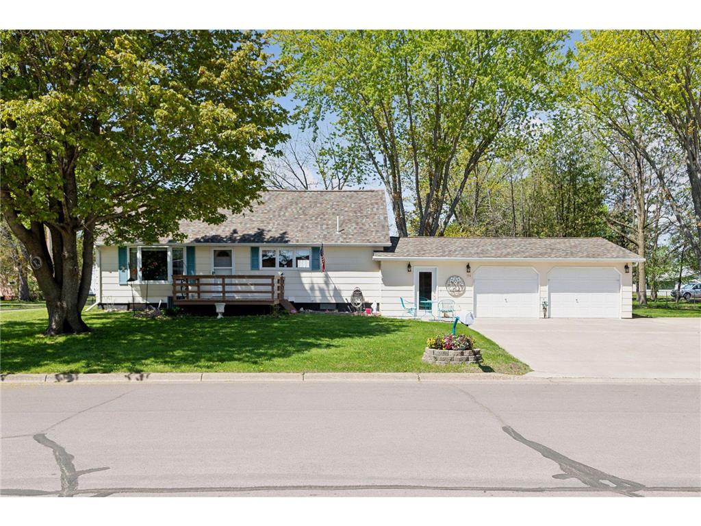 114 Blair Avenue S Hinckley MN 55037 6530729 image1