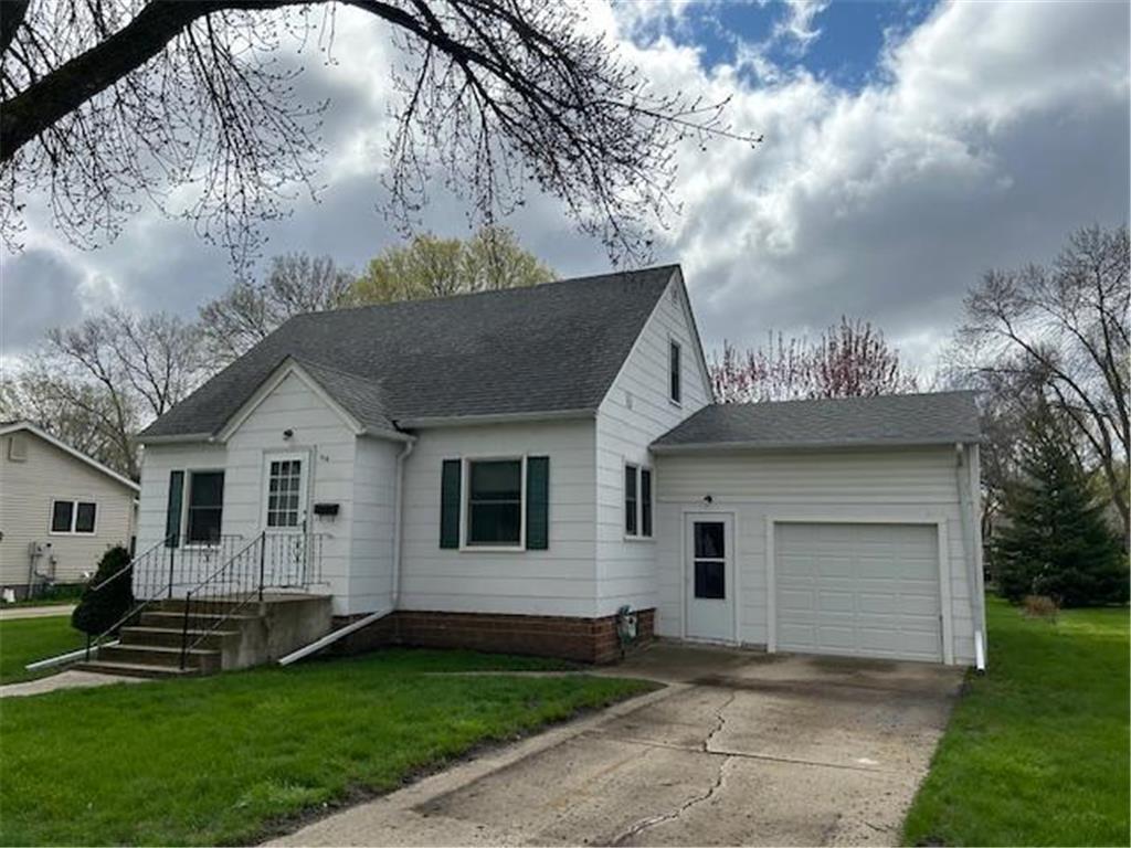 114 E Street Marshall MN 56258 6528450 image1