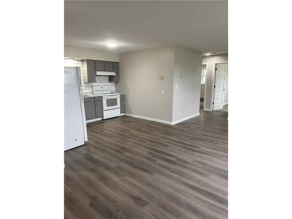 114 Lake Avenue S #14 Spicer MN 56288 - Green 6819819 image3