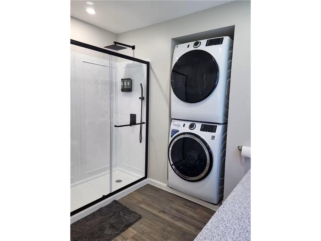 114 Lake Avenue S #16 Spicer MN 56288 - Green 7035488 image19