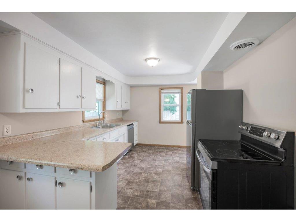 1140 Charlton Street West Saint Paul MN 55118 7086743 image14