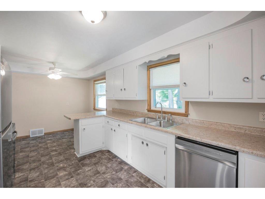 1140 Charlton Street West Saint Paul MN 55118 7086743 image15
