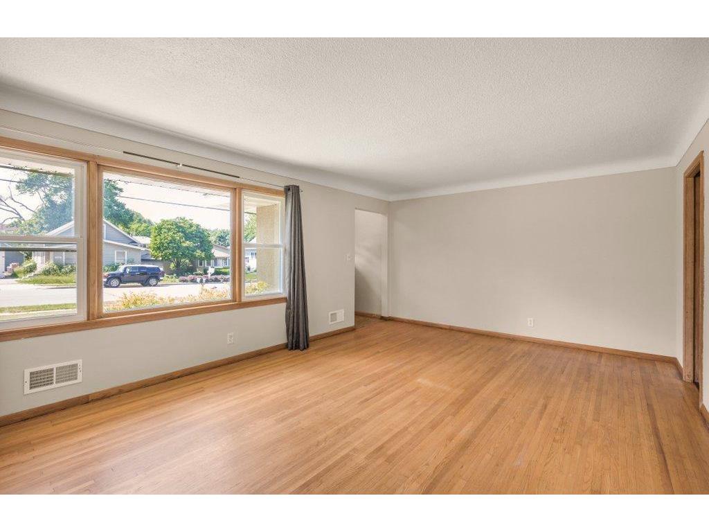 1140 Charlton Street West Saint Paul MN 55118 7086743 image4