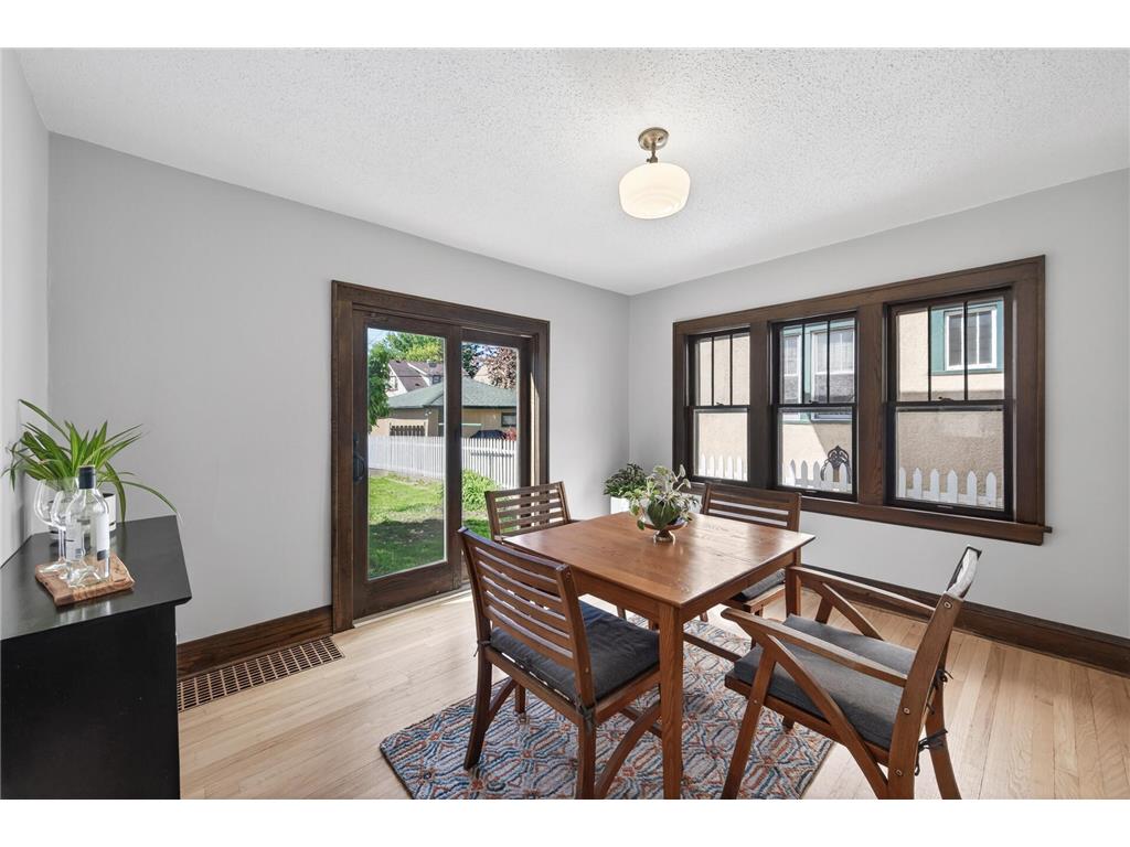 1140 Hawthorne Avenue E Saint Paul MN 55106 7071800 image10