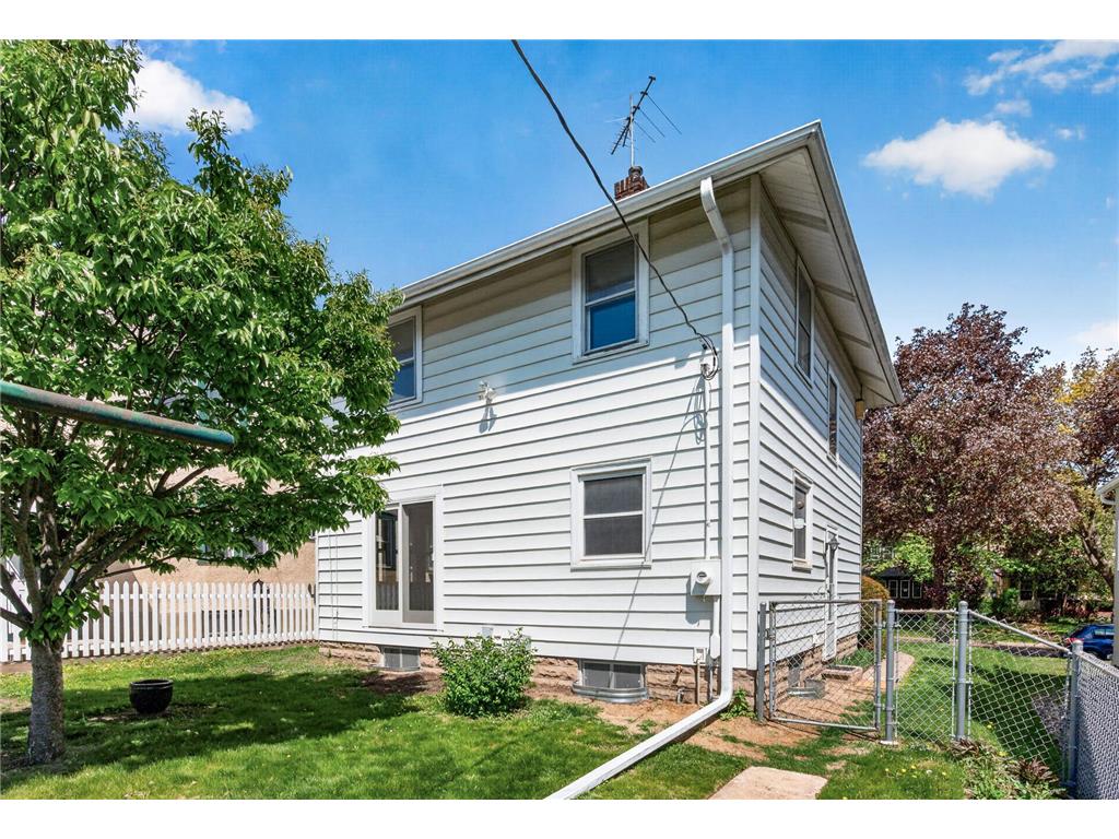 1140 Hawthorne Avenue E Saint Paul MN 55106 7071800 image22