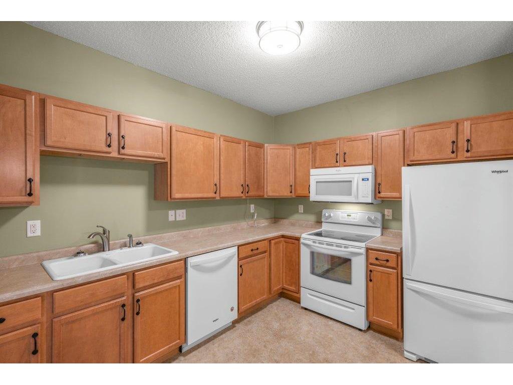 114200 Hundertmark Road #110 Chaska MN 55318 7035883 image16