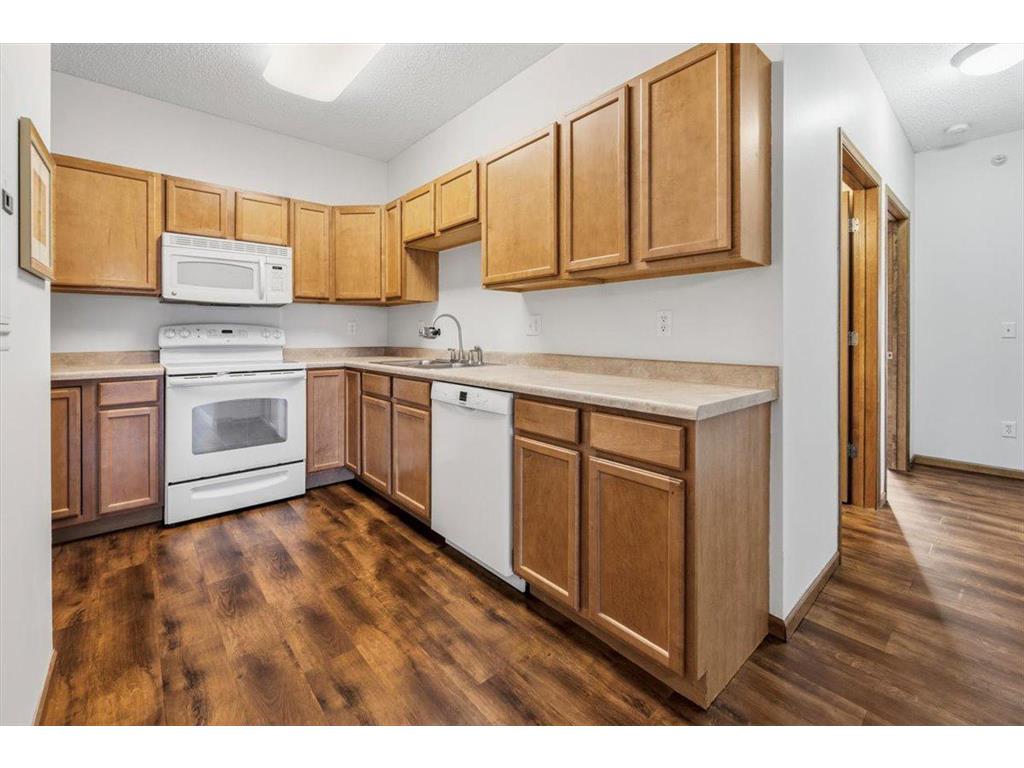 114200 Hundertmark Road #212 Chaska MN 55318 7039034 image13