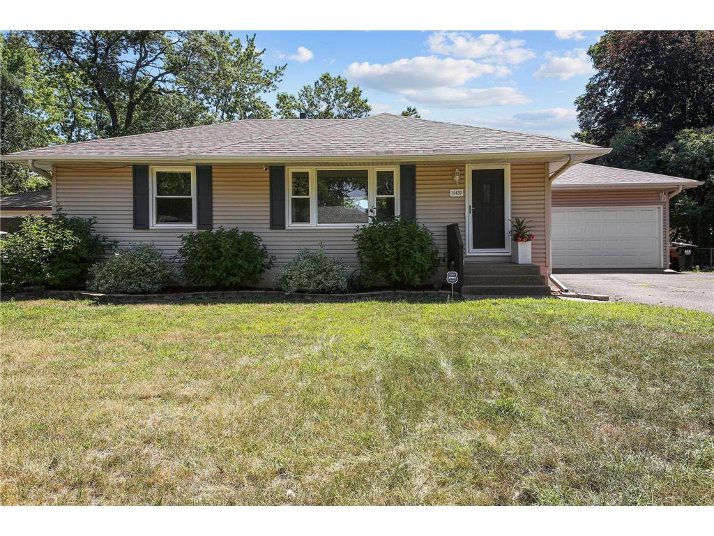 11433 Palm Street NW, Coon Rapids, MN 55448 MLS 6244584 Edina Realty