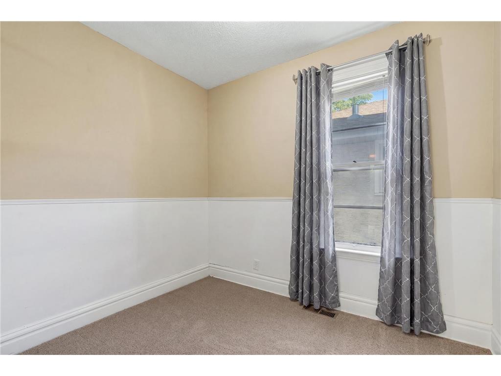 1145 Beech Street Saint Paul MN 55106 7067311 image10