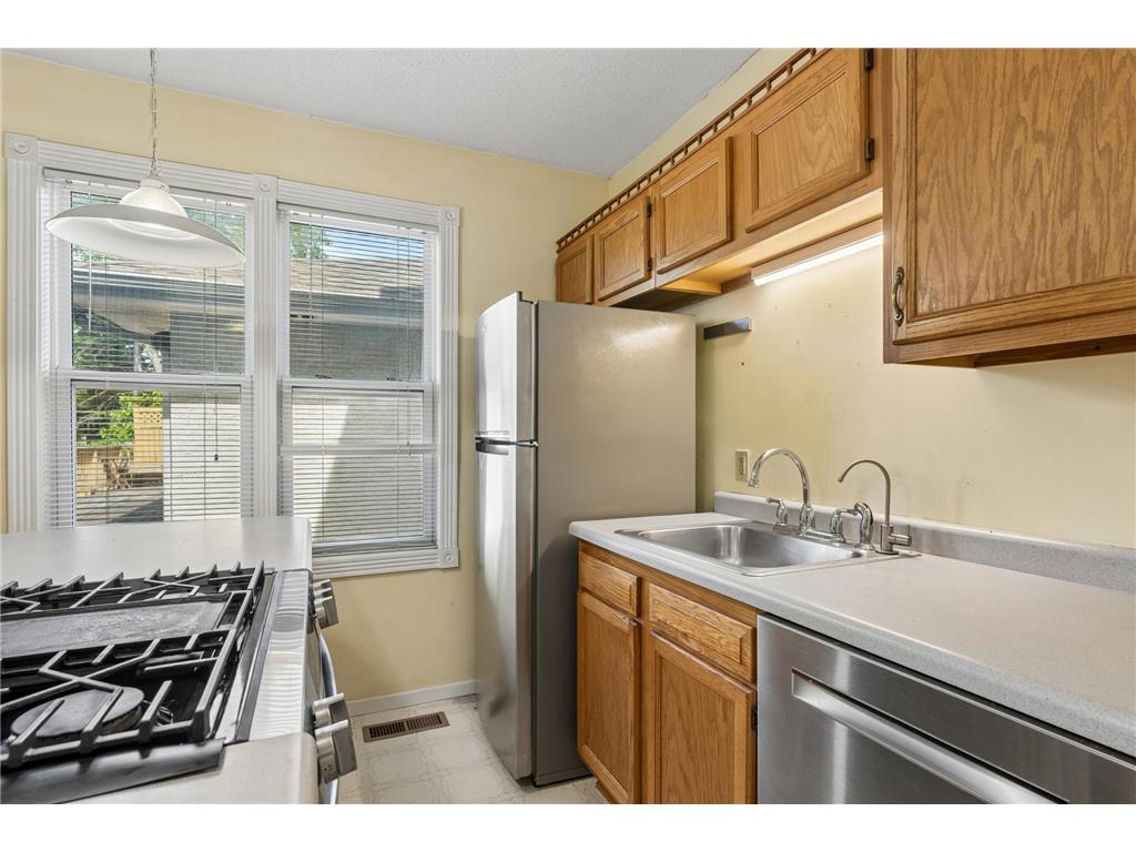 1145 Beech Street Saint Paul MN 55106 7067311 image15