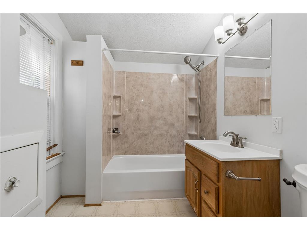 1145 Beech Street Saint Paul MN 55106 7067311 image16