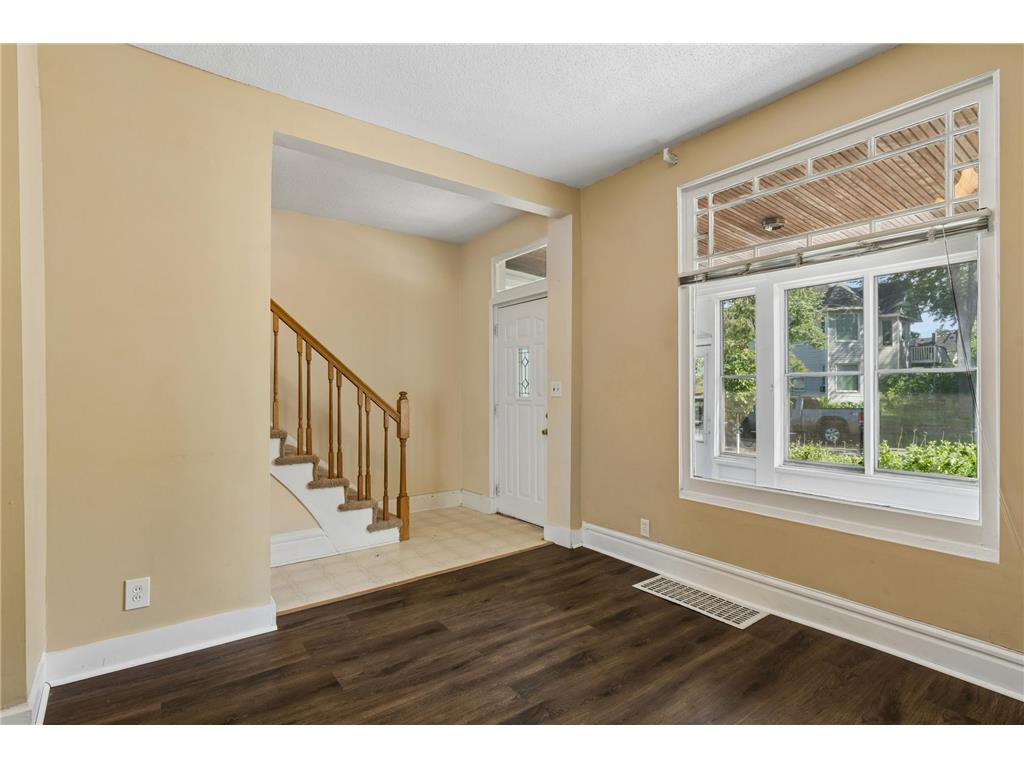 1145 Beech Street Saint Paul MN 55106 7067311 image3