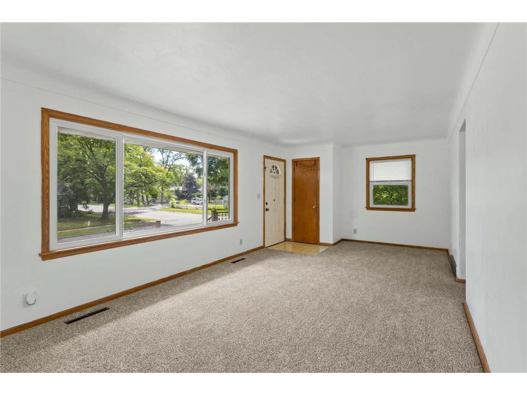 1145 Herbert Street Saint Paul MN 55106 7098266 image4