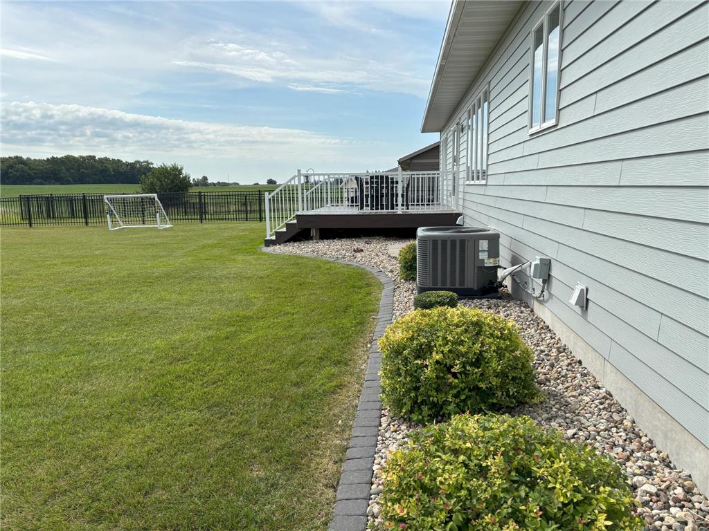 1145 Horatio Street Fairmont MN 56031 6781774 image100