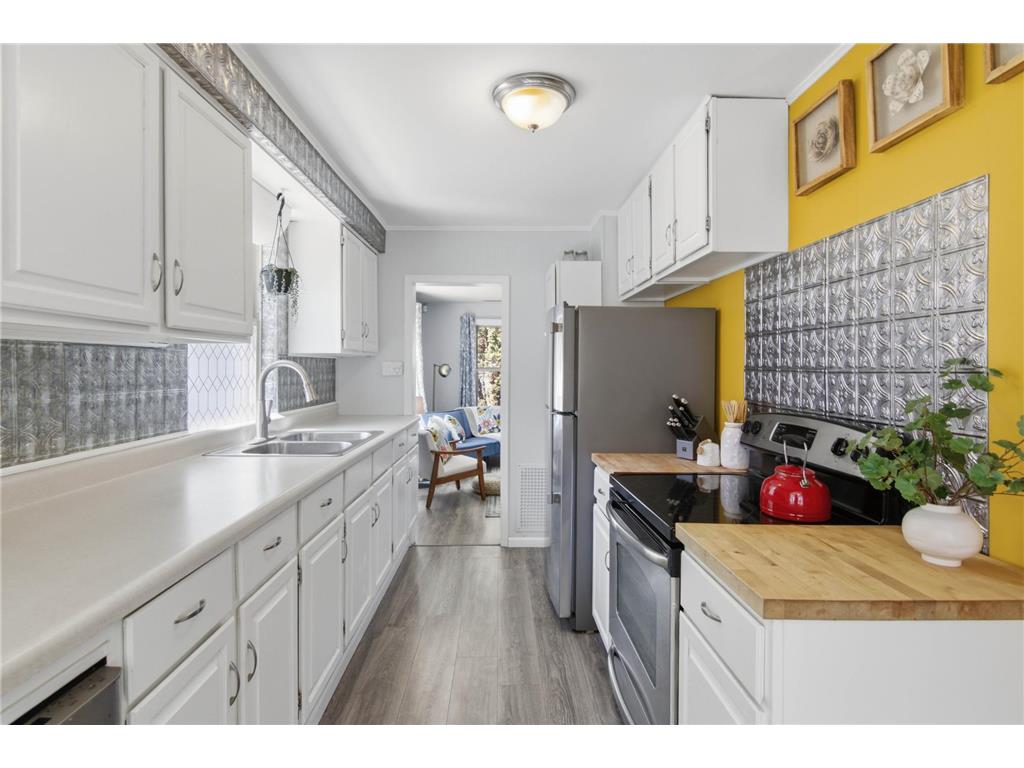 1146 Manomin Avenue West Saint Paul MN 55118 7051732 image10