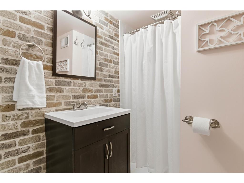 1146 Manomin Avenue West Saint Paul MN 55118 7051732 image24