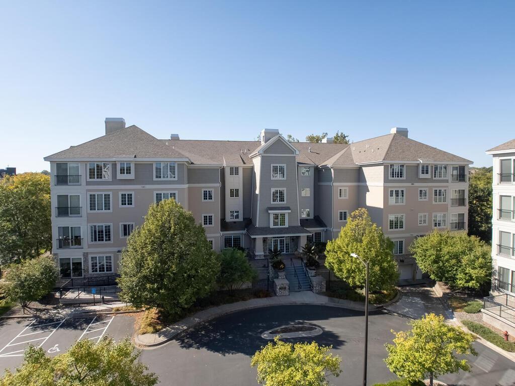 11484 Fairfield Road W #105 Minnetonka MN 55305 6593548 image1