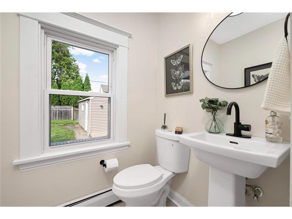 1149 Selby Avenue Saint Paul MN 55104 7056686 image16