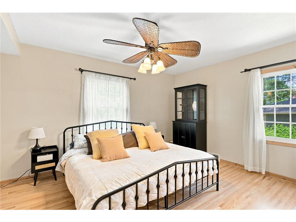 115 Blake Road S Hopkins MN 55343 7055408 image17