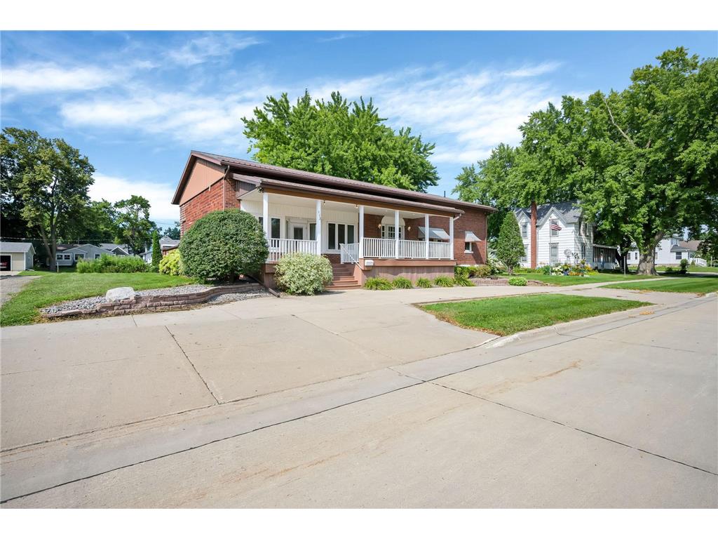 115 E 4th Street Blue Earth MN 56013 6577960 image1