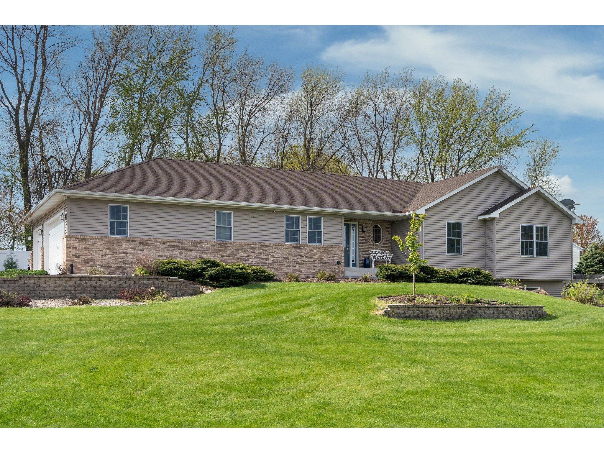 115 Pheasant Drive, Mankato, MN 56001 MLS 5754756 Edina Realty