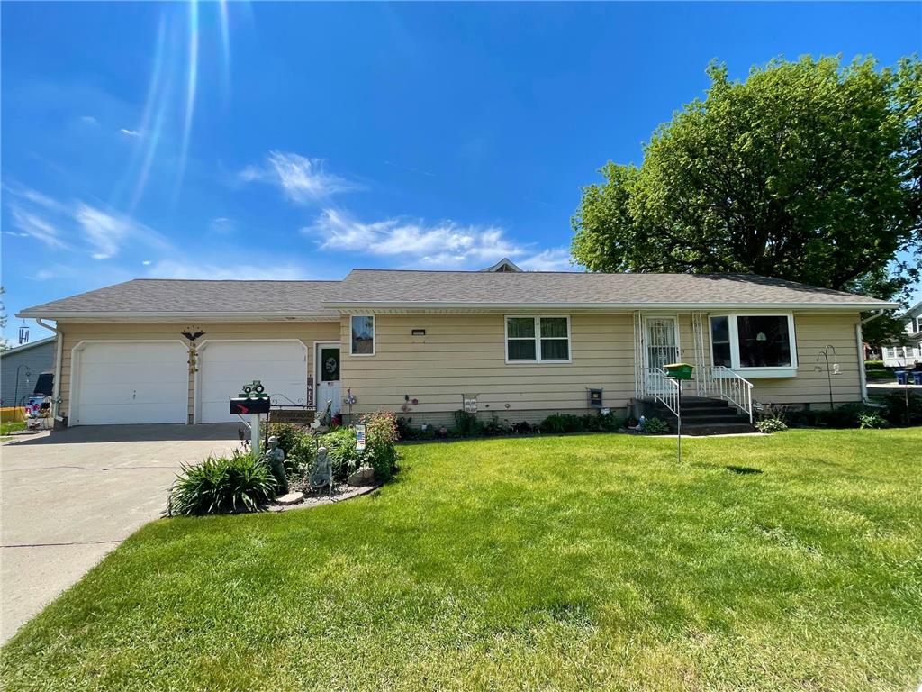 115 W Lincoln Street Springfield MN 56087 7079040 image1