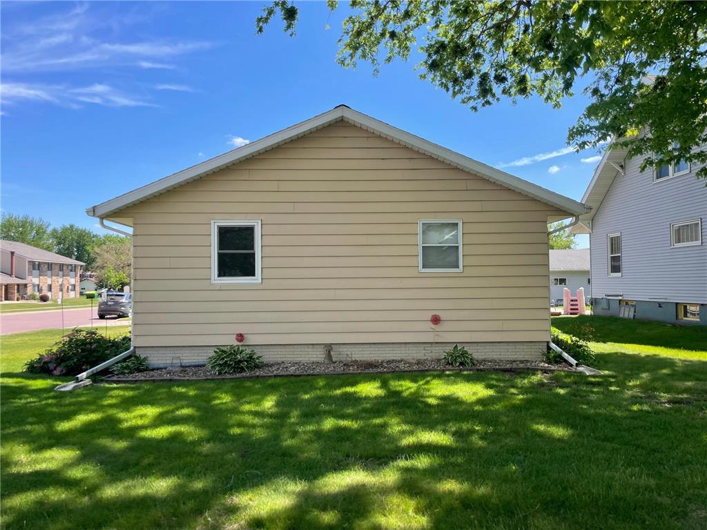 115 W Lincoln Street Springfield MN 56087 7079040 image32