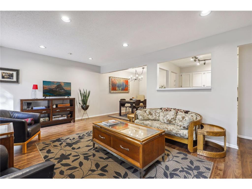 1152 Trailwood S Hopkins MN 55343 6411012 image1