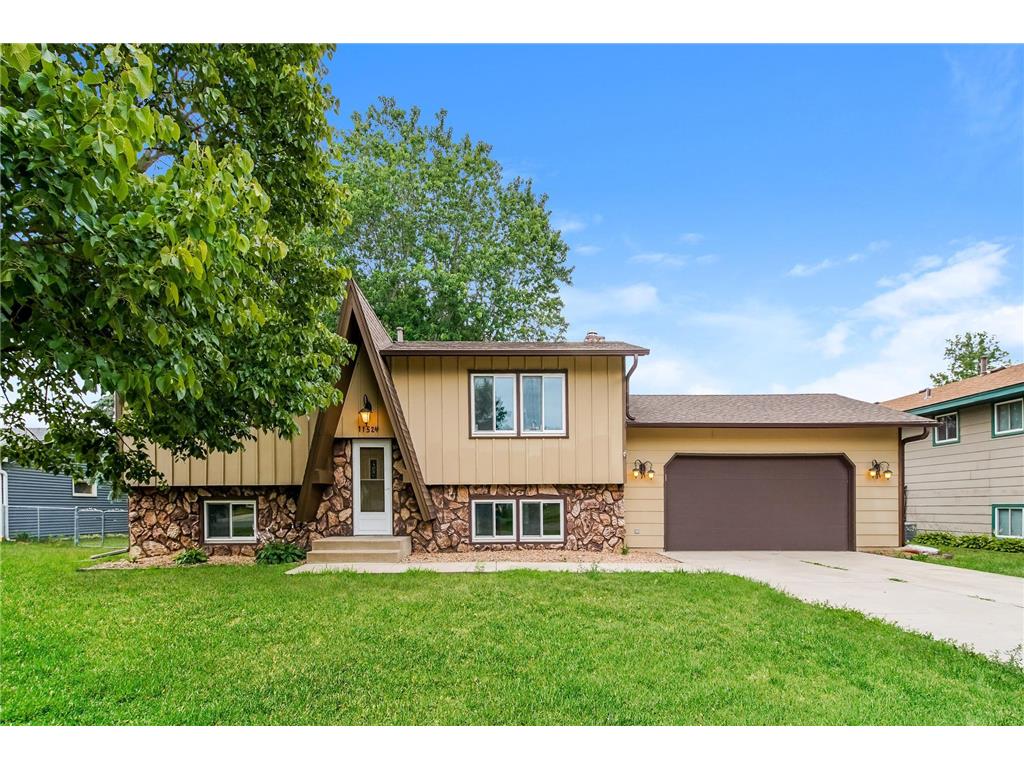 11524 Monroe Street NE Blaine MN 55434 6393707 image1