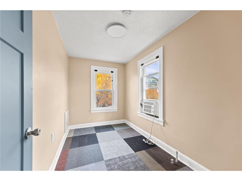 1153 Central Avenue W Saint Paul MN 55104 6815182 image23