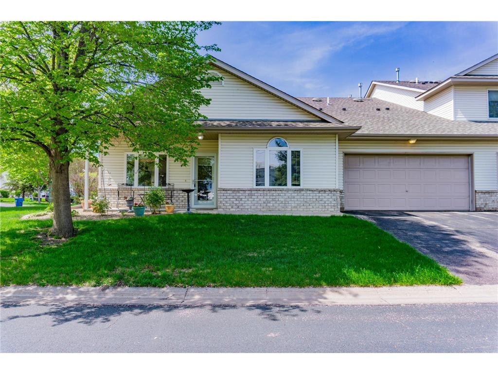 1154 Crystal Place W, Chaska, MN, 55318 MLS 7781022 Edina Realty