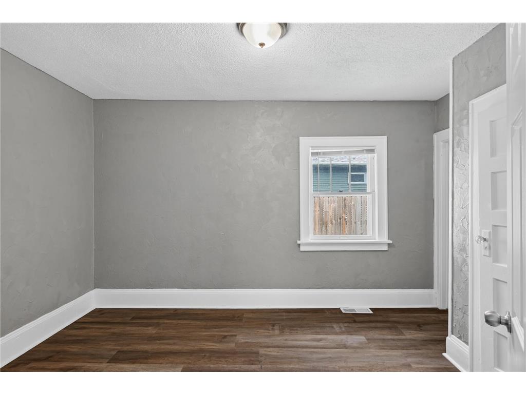 1154 Lawson Avenue E Saint Paul MN 55106 7111090 image10