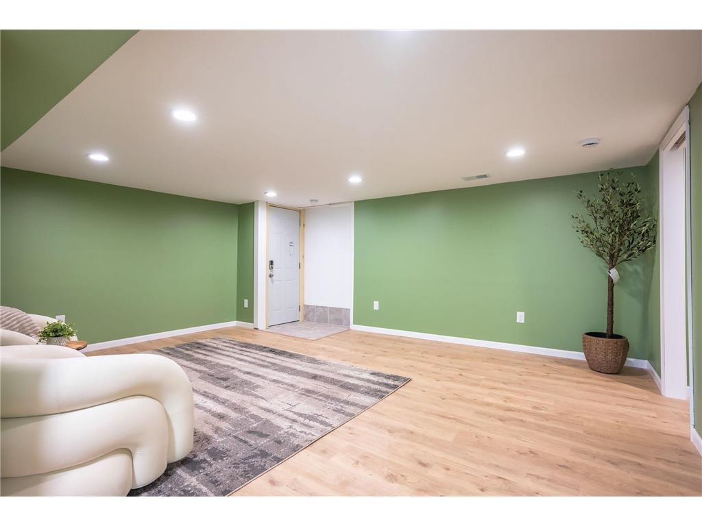 1155 4th Street E Saint Paul MN 55106 7090249 image20