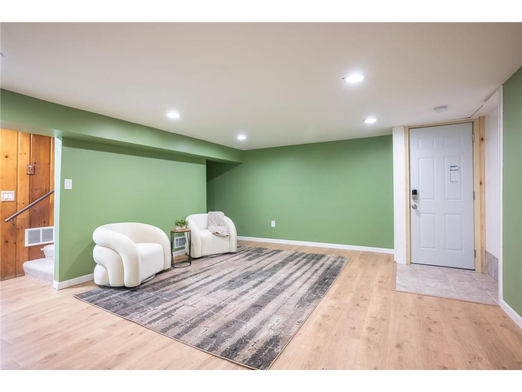 1155 4th Street E Saint Paul MN 55106 7090249 image24