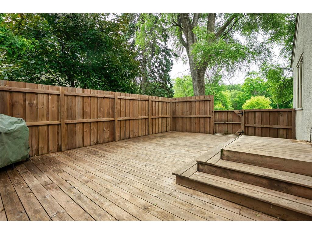 1155 4th Street E Saint Paul MN 55106 7090249 image28