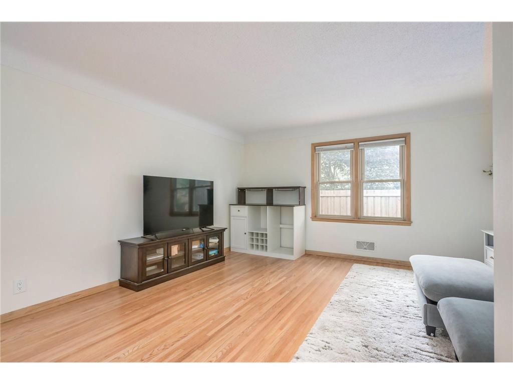 1155 4th Street E Saint Paul MN 55106 7090249 image3