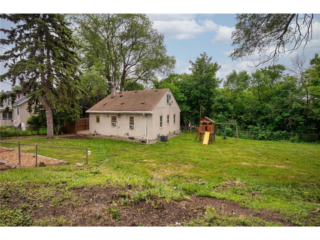 1155 4th Street E Saint Paul MN 55106 7090249 image31