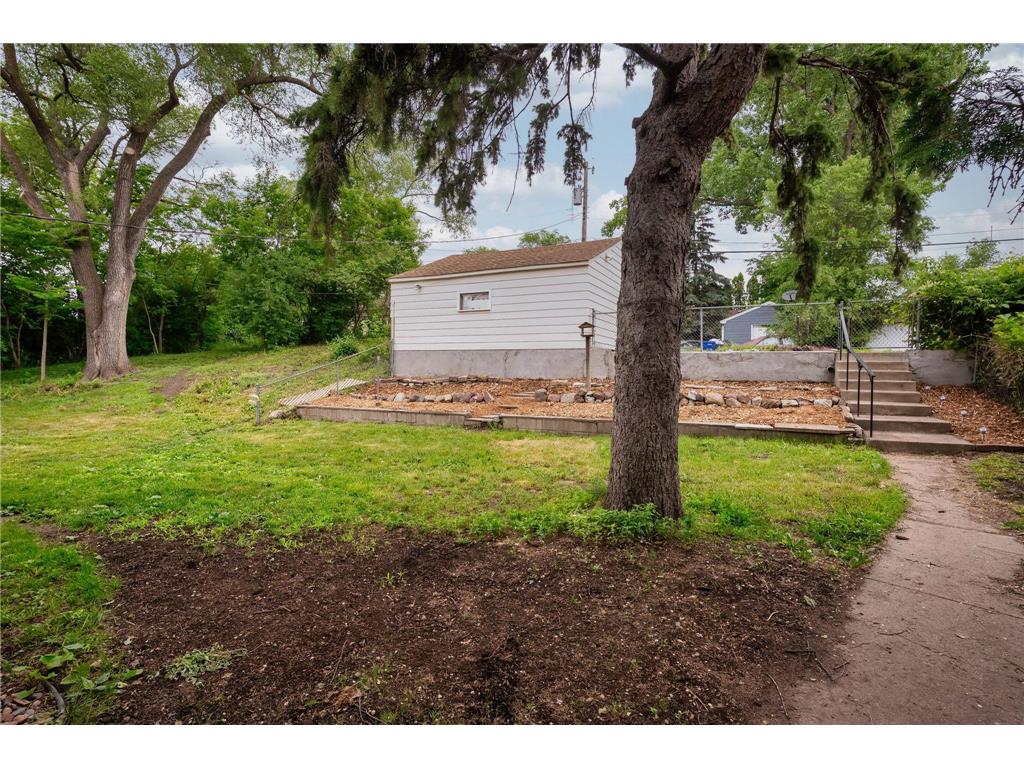 1155 4th Street E Saint Paul MN 55106 7090249 image34