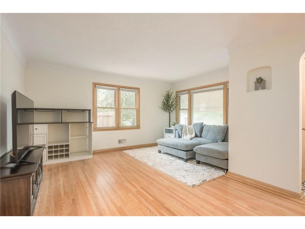 1155 4th Street E Saint Paul MN 55106 7090249 image4