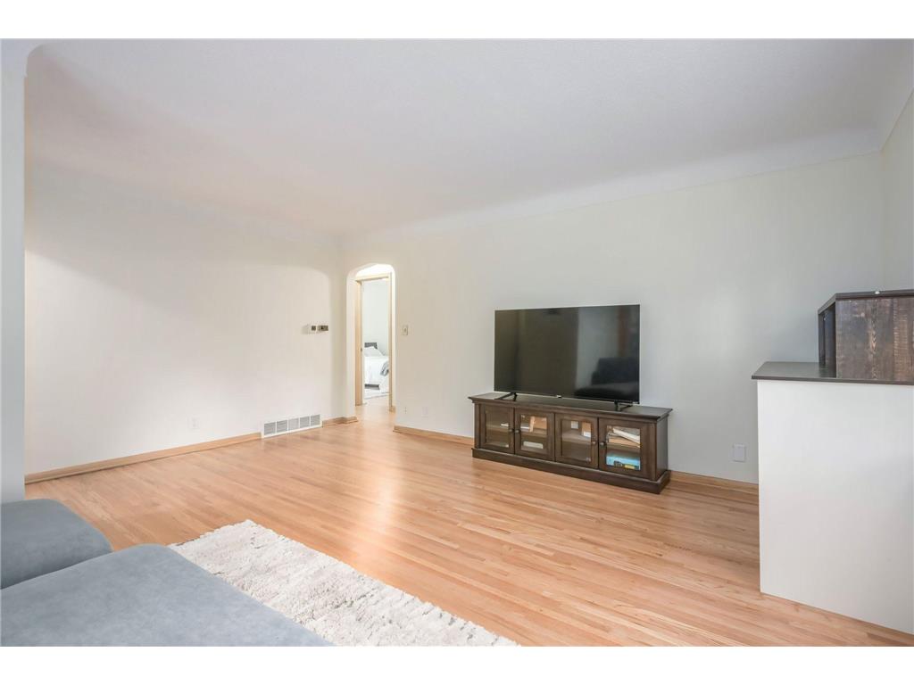 1155 4th Street E Saint Paul MN 55106 7090249 image6