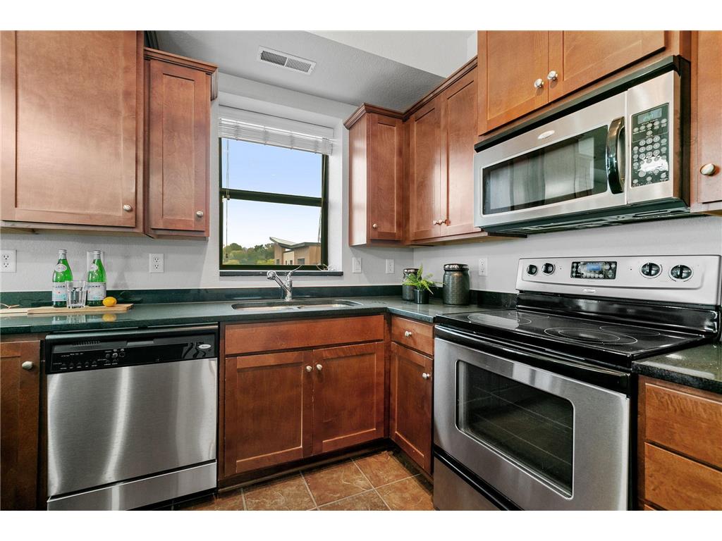 1155 Ford Road #402 Saint Louis Park MN 55426 7063066 image4