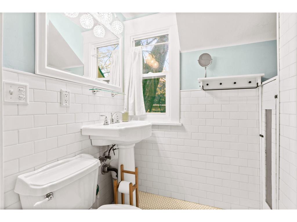 1155 Seminary Avenue Saint Paul MN 55104 7028682 image20