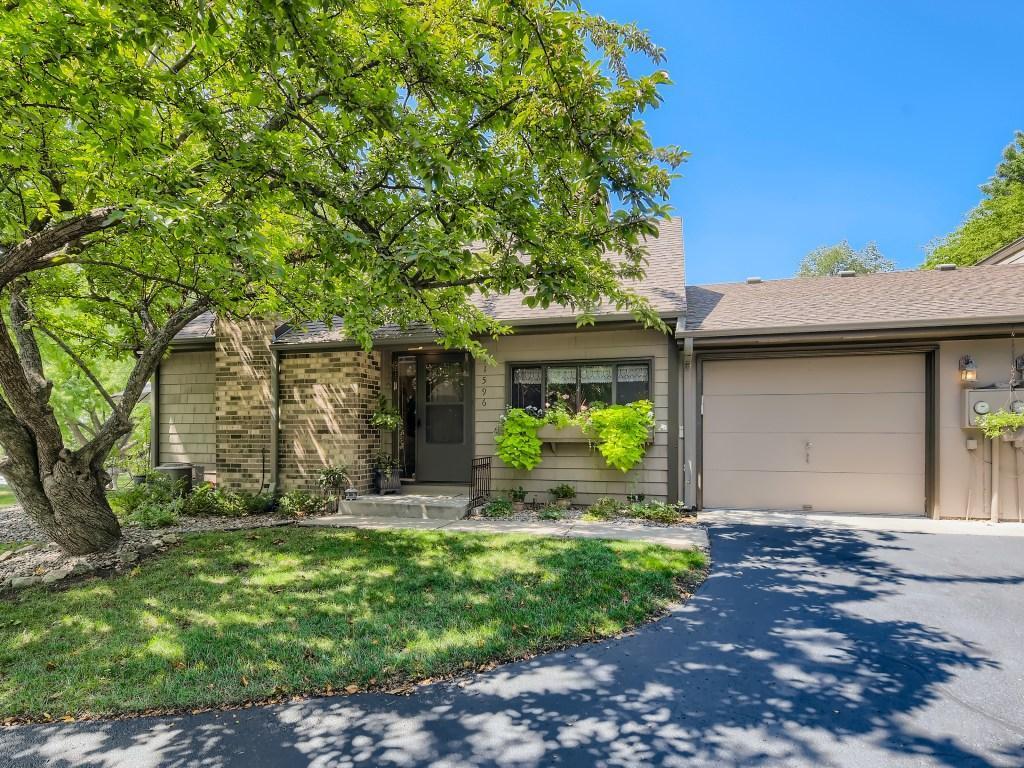 11596 Carriage Court, Eden Prairie, MN 55344 MLS 6247466 Edina Realty