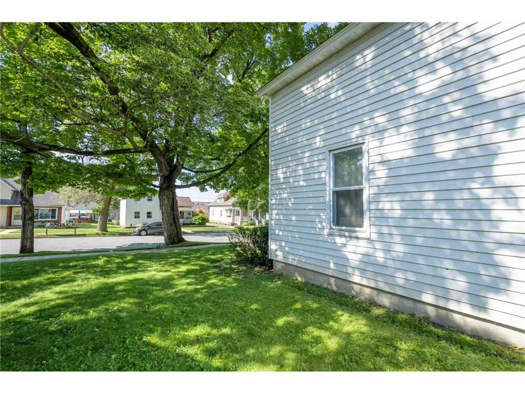 116 E Elm Street Glenwood City WI 54013 7099721 image4