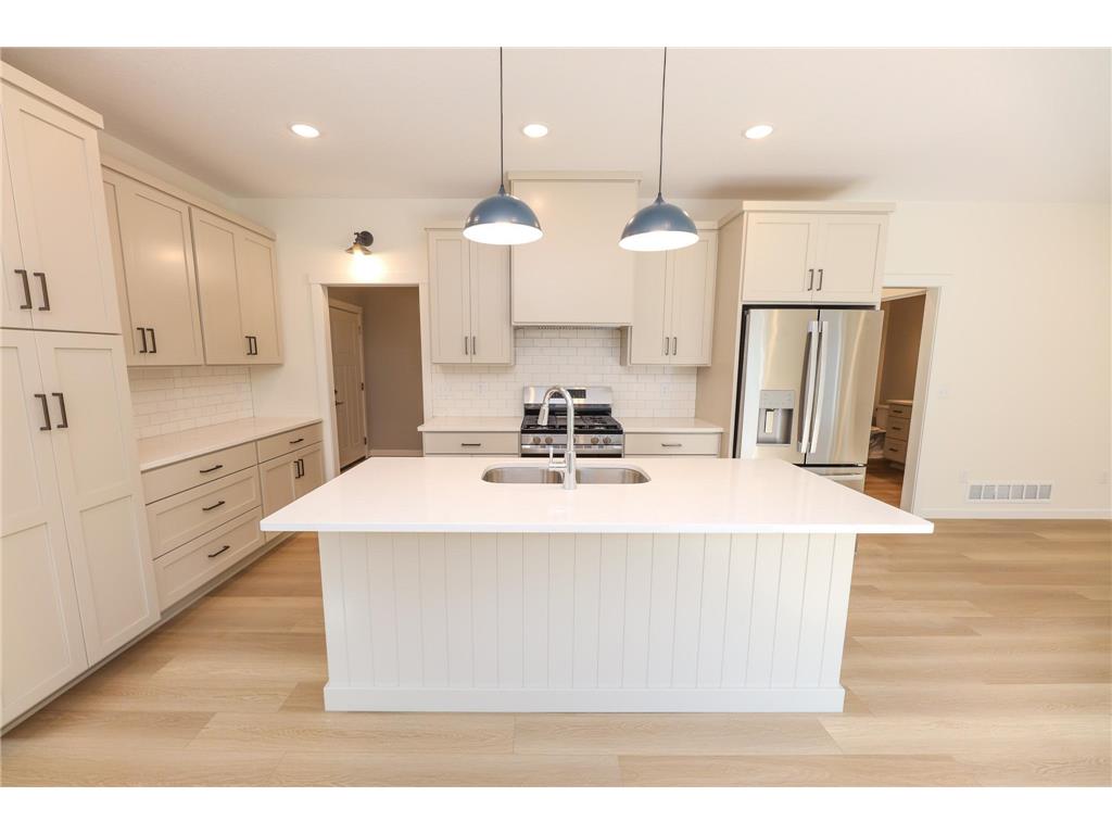 116 N Quincy Street Alexandria MN 56308 6764105 image4