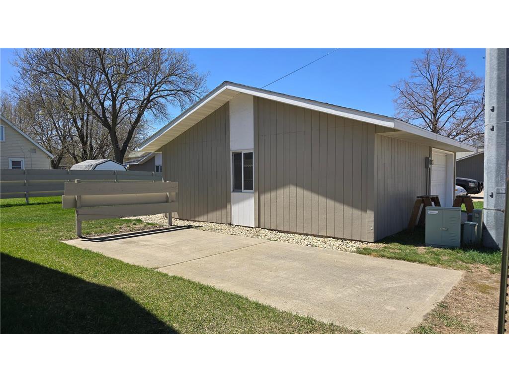 116 S 5th Street Marshall MN 56258 7060208 image4