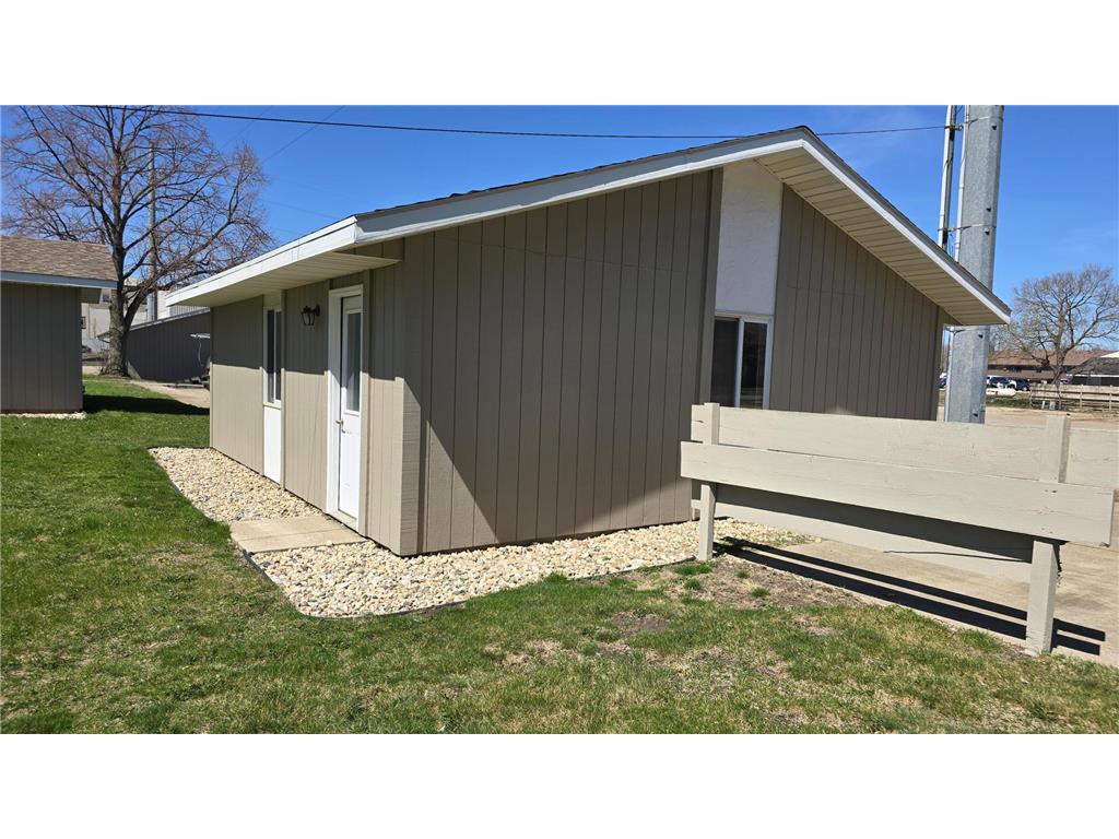 116 S 5th Street Marshall MN 56258 7060208 image5