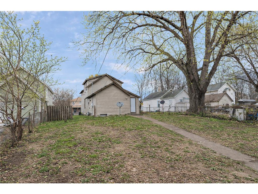 116 Sycamore Street E Saint Paul MN 55117 7051838 image3