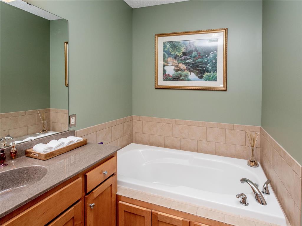1161 Lakemoor Drive Woodbury MN 55129 7096161 image18