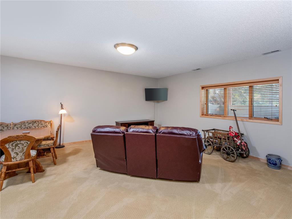 1161 Lakemoor Drive Woodbury MN 55129 7096161 image28